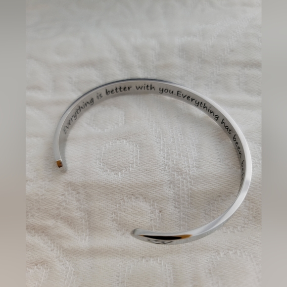 Adustable Silver cuff bracelet inscribed new with gift box - Picture 2 of 7